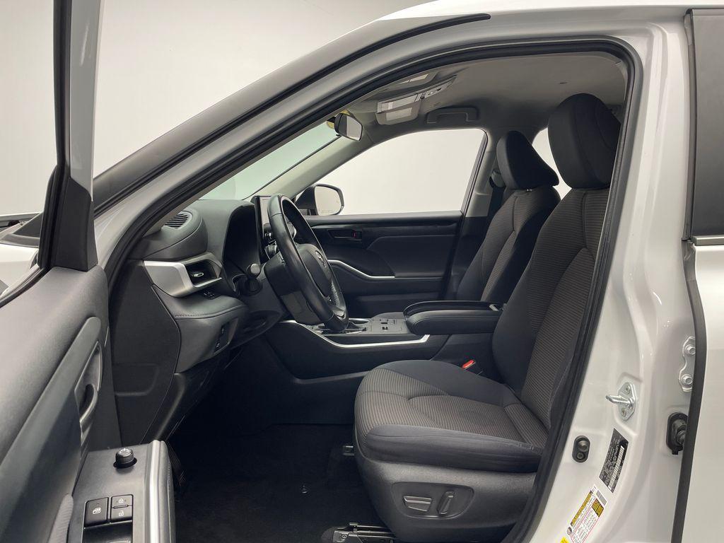 used 2023 Toyota Highlander car, priced at $32,900