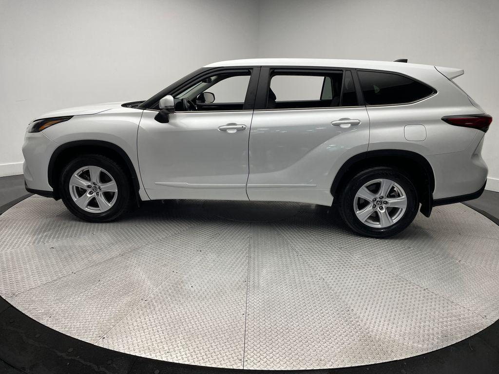 used 2023 Toyota Highlander car, priced at $32,900