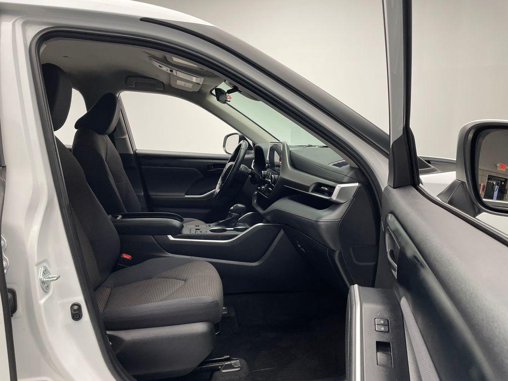 used 2023 Toyota Highlander car, priced at $32,900