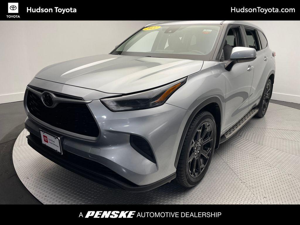 used 2022 Toyota Highlander car, priced at $31,900