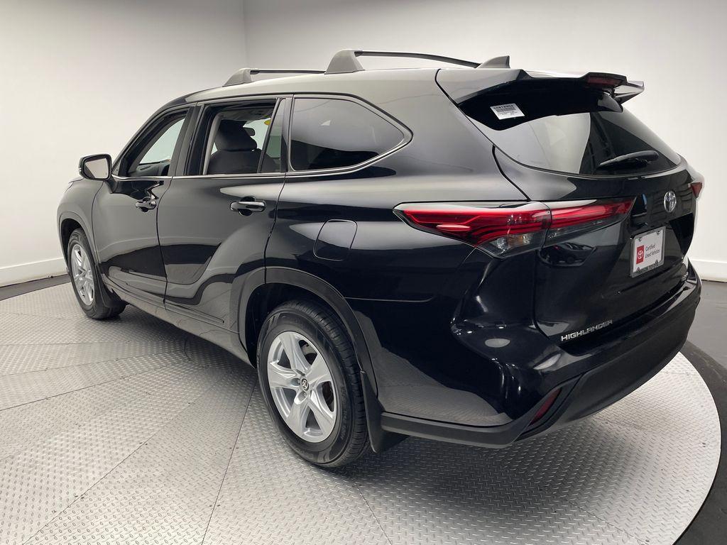 used 2022 Toyota Highlander car, priced at $32,900