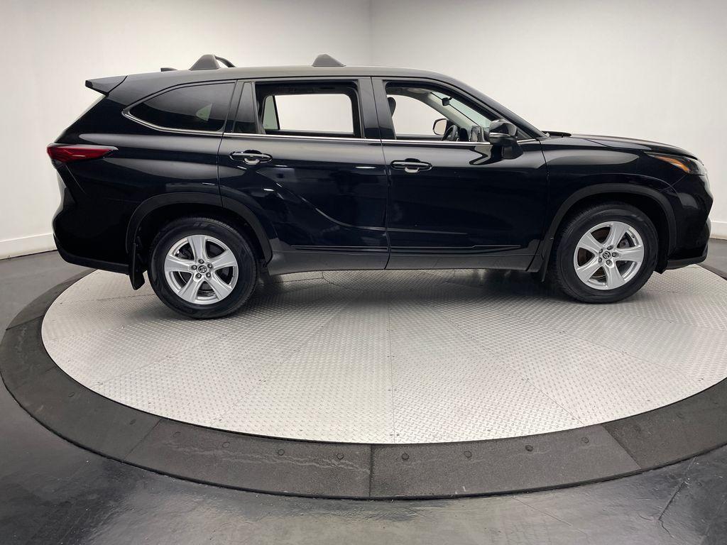 used 2022 Toyota Highlander car, priced at $32,900