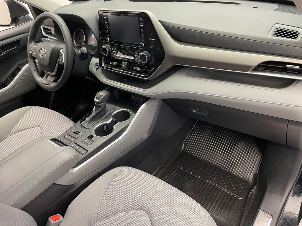 used 2022 Toyota Highlander car, priced at $32,900