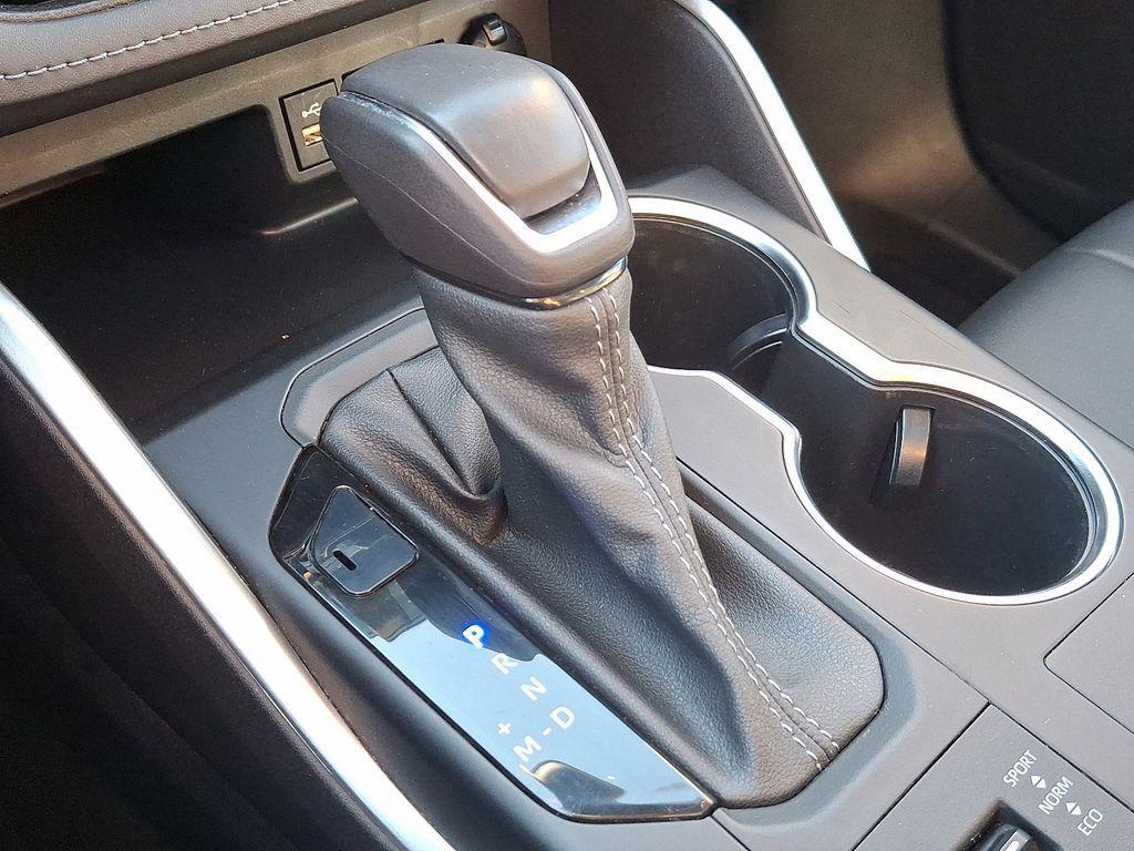 used 2023 Toyota Highlander car, priced at $40,900