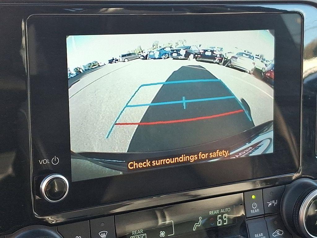 used 2023 Toyota Highlander car, priced at $40,900