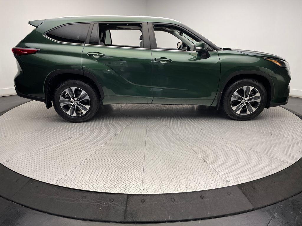 used 2023 Toyota Highlander car, priced at $35,900