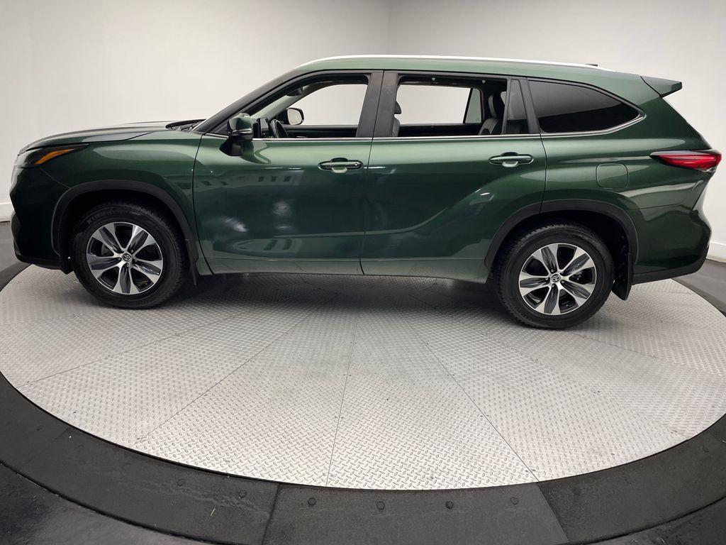 used 2023 Toyota Highlander car, priced at $35,900