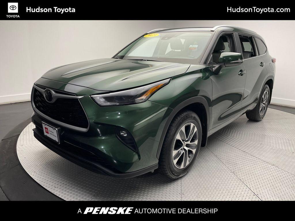 used 2023 Toyota Highlander car, priced at $35,900