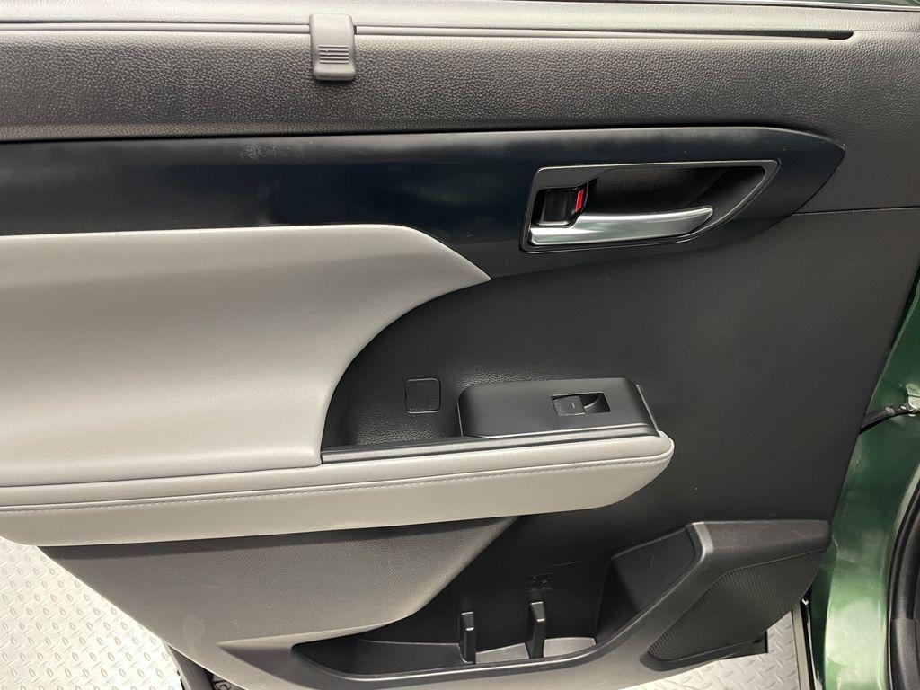 used 2023 Toyota Highlander car, priced at $35,900