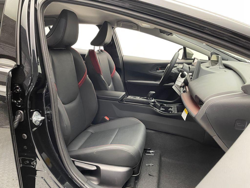 new 2025 Toyota Prius Plug-In Hybrid car, priced at $44,603