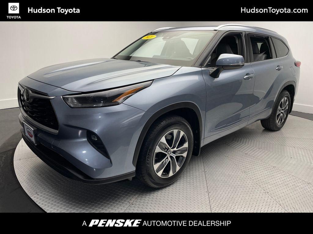 used 2021 Toyota Highlander car, priced at $34,900