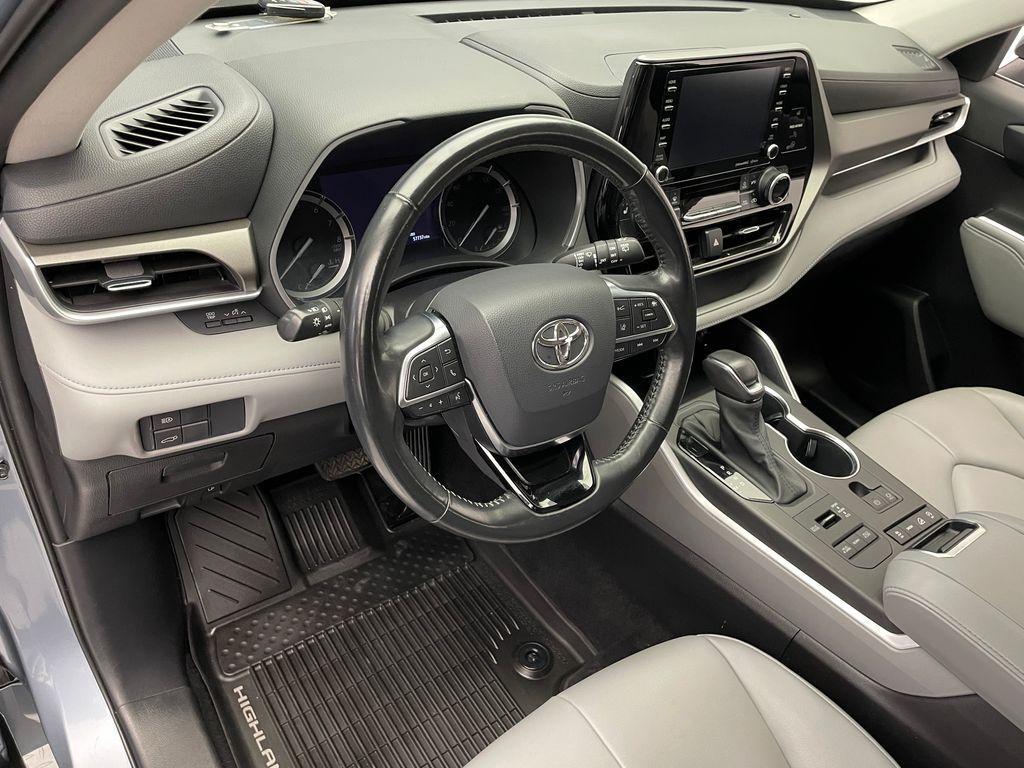 used 2021 Toyota Highlander car, priced at $31,000