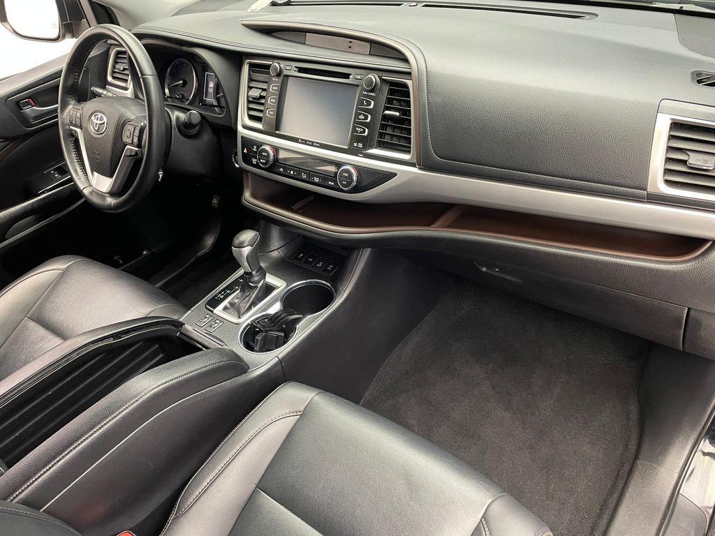used 2019 Toyota Highlander car, priced at $25,900