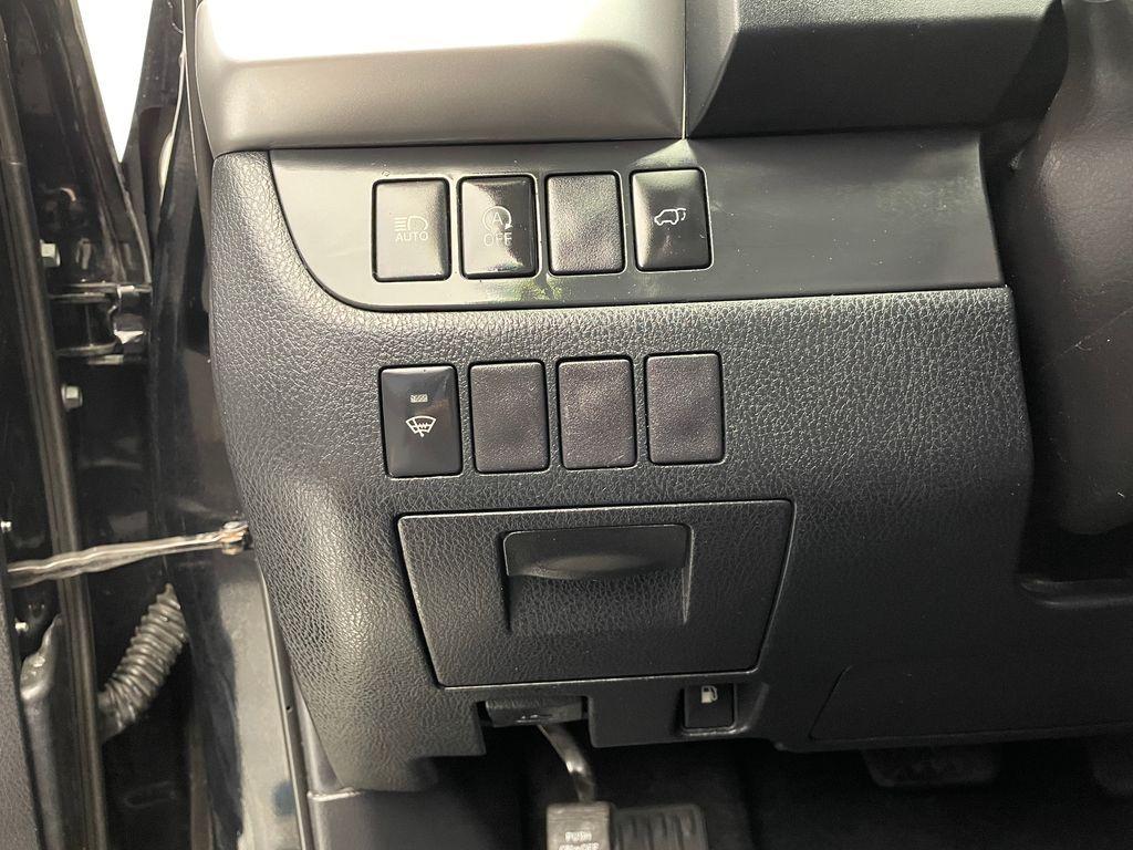 used 2019 Toyota Highlander car, priced at $25,900