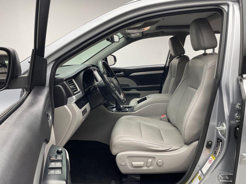 used 2016 Toyota Highlander car, priced at $20,900