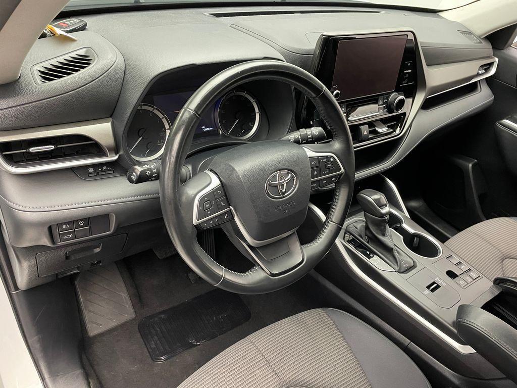 used 2023 Toyota Highlander car, priced at $33,900