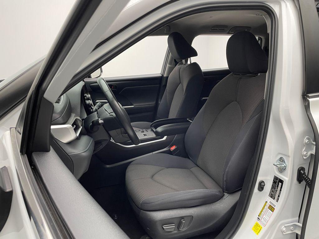 used 2023 Toyota Highlander car, priced at $33,900