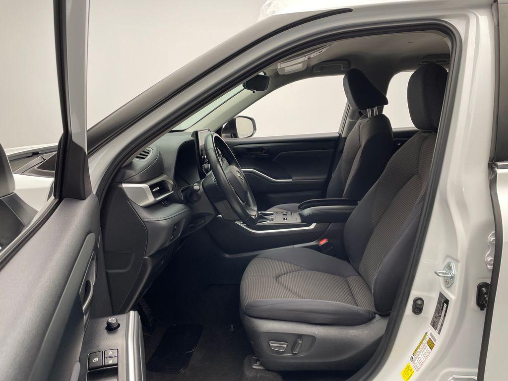 used 2023 Toyota Highlander car, priced at $33,900