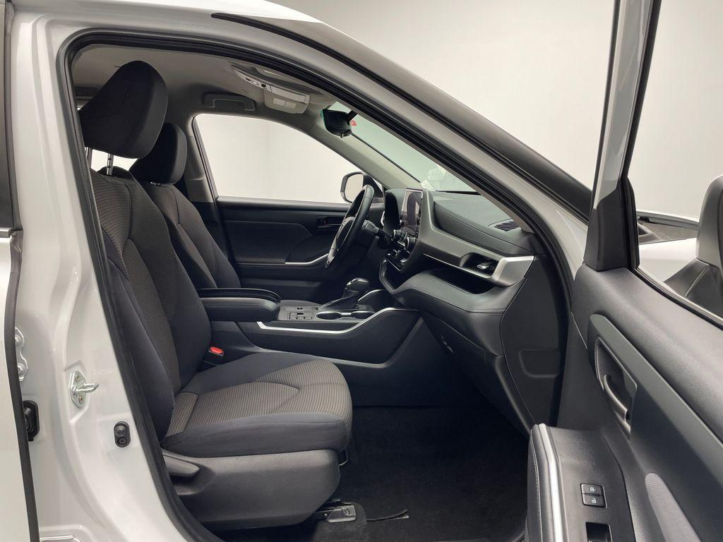 used 2023 Toyota Highlander car, priced at $33,900