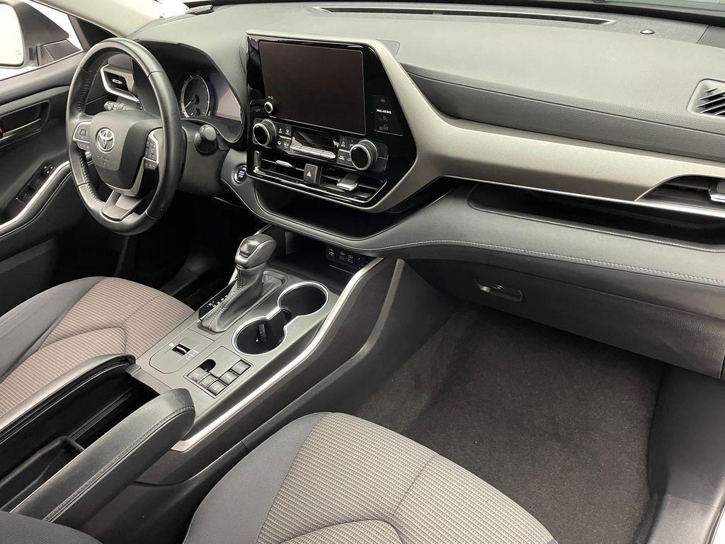 used 2023 Toyota Highlander car, priced at $33,900