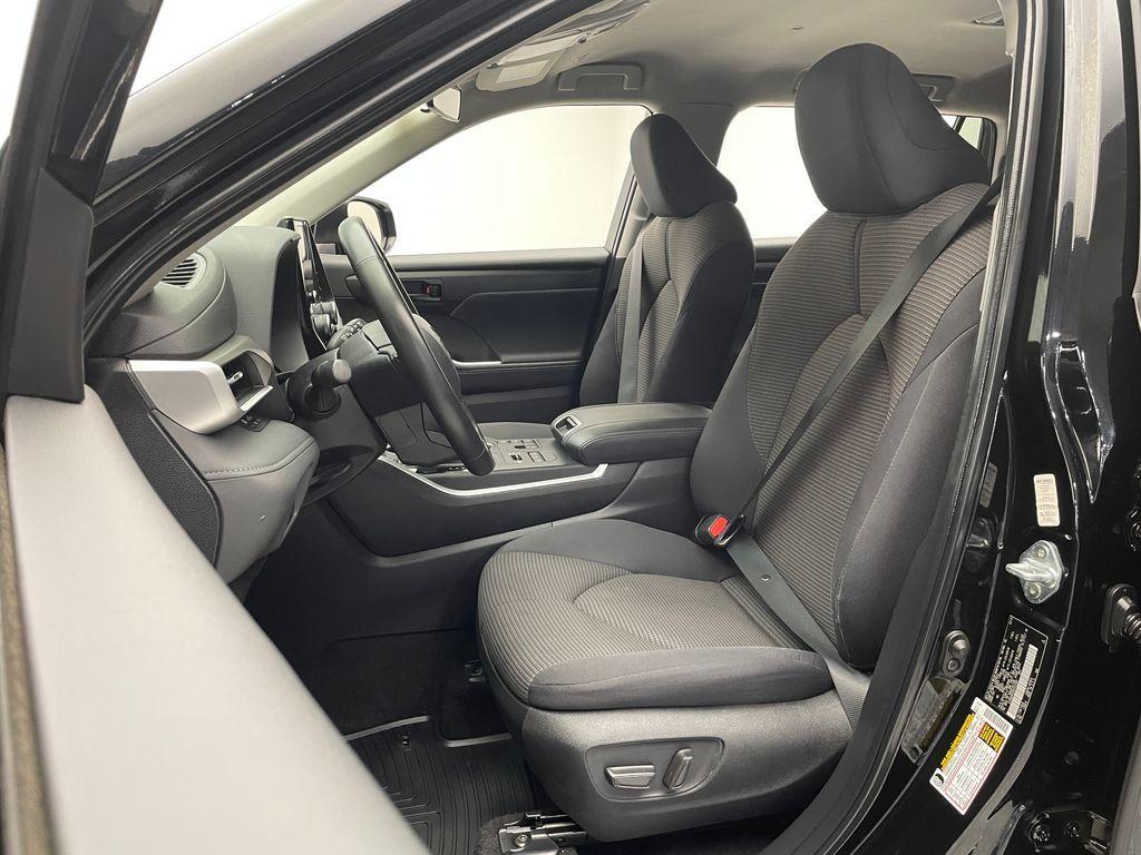 used 2024 Toyota Highlander car, priced at $38,900