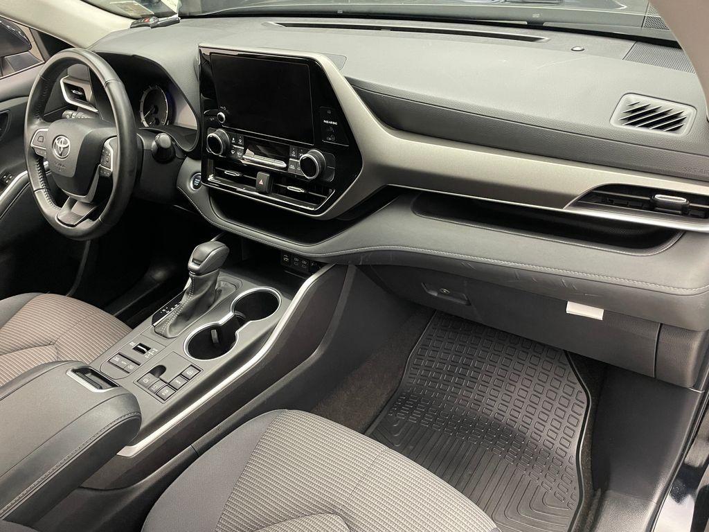 used 2024 Toyota Highlander car, priced at $38,900