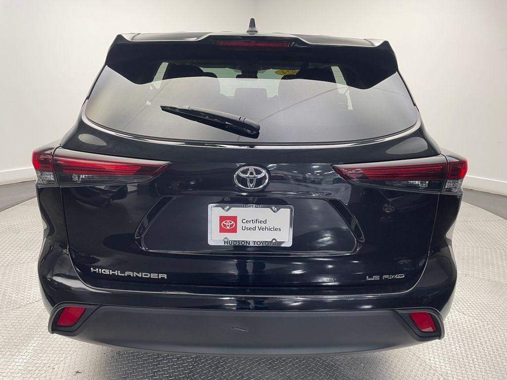 used 2024 Toyota Highlander car, priced at $38,900