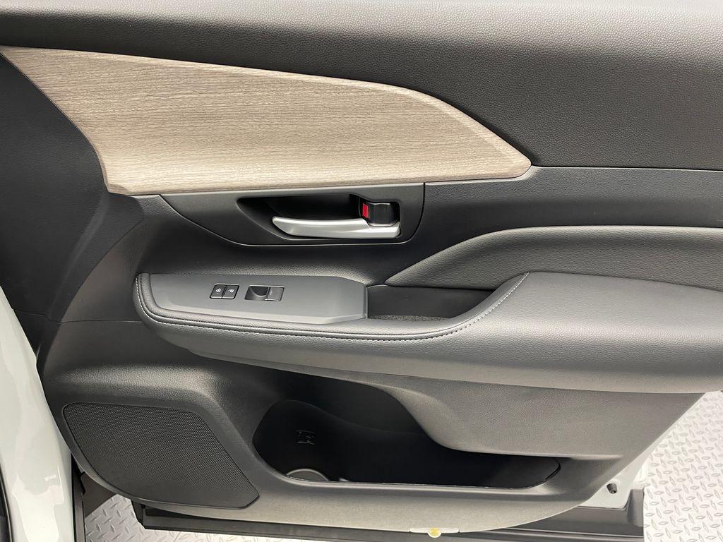 new 2025 Toyota Grand Highlander car, priced at $54,198