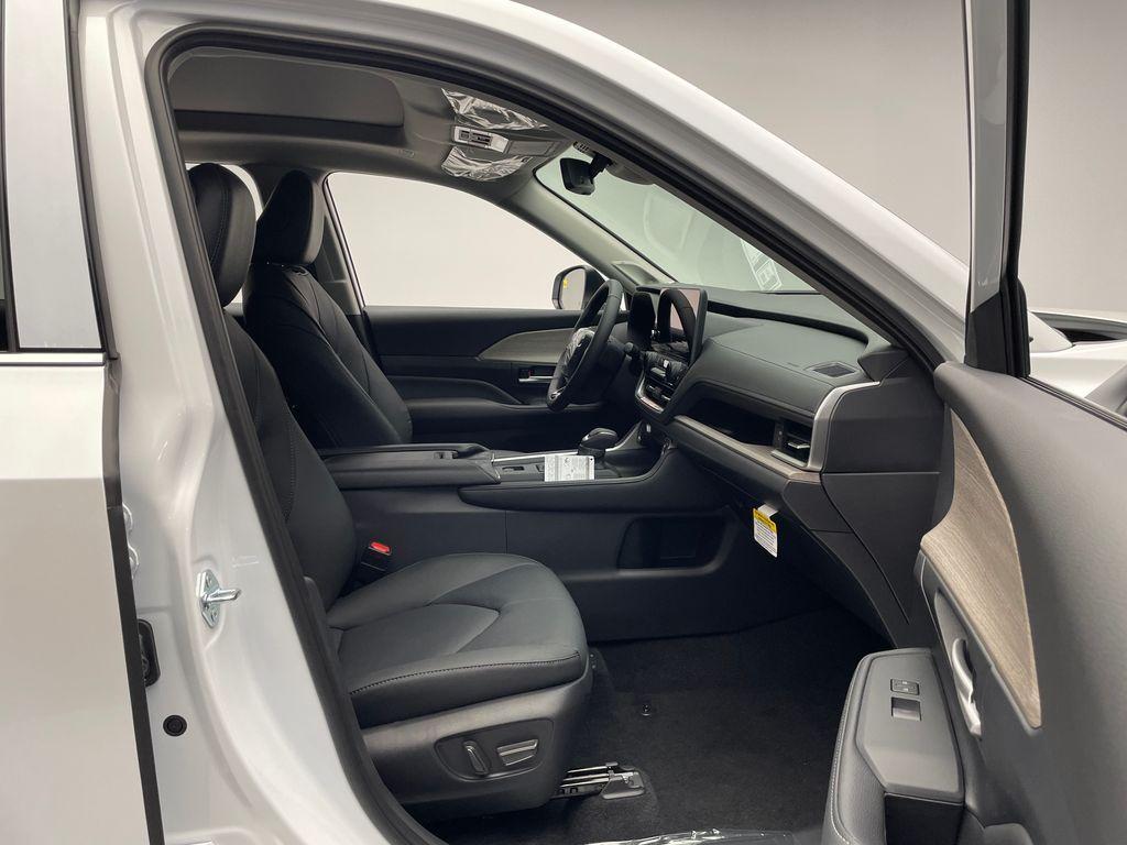new 2025 Toyota Grand Highlander car, priced at $54,198