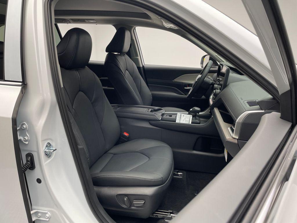 new 2025 Toyota Grand Highlander car, priced at $54,198