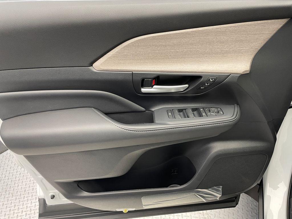 new 2025 Toyota Grand Highlander car, priced at $54,198