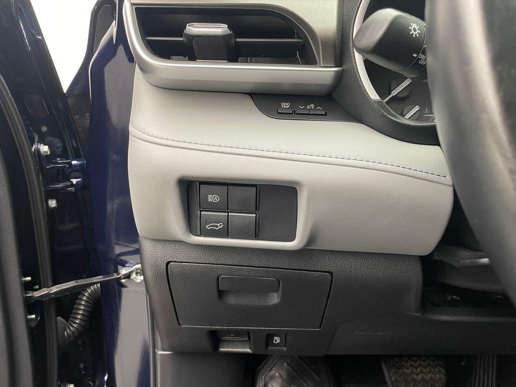 used 2022 Toyota Highlander car, priced at $36,000