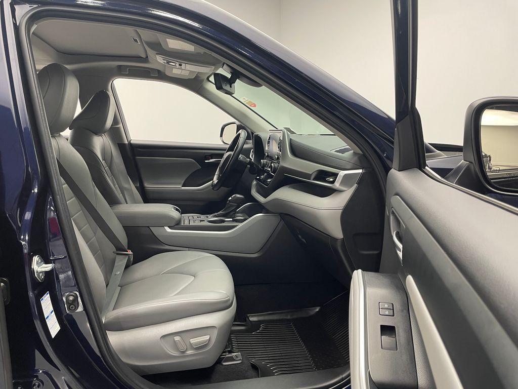 used 2022 Toyota Highlander car, priced at $36,000