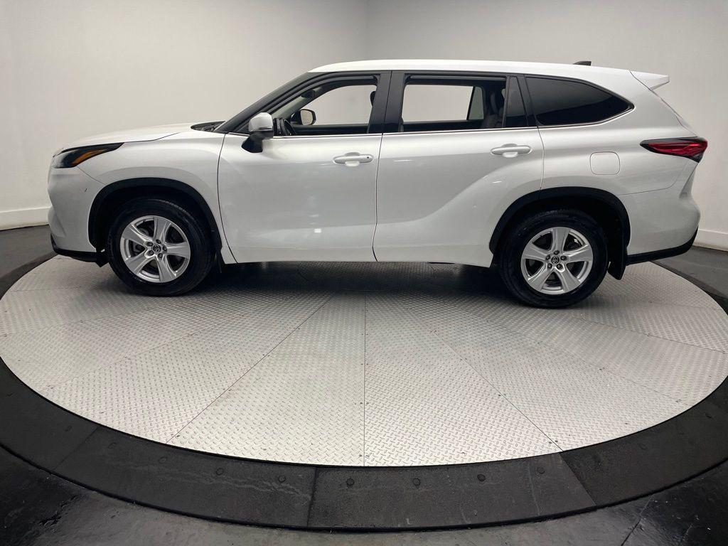 used 2022 Toyota Highlander car, priced at $33,500