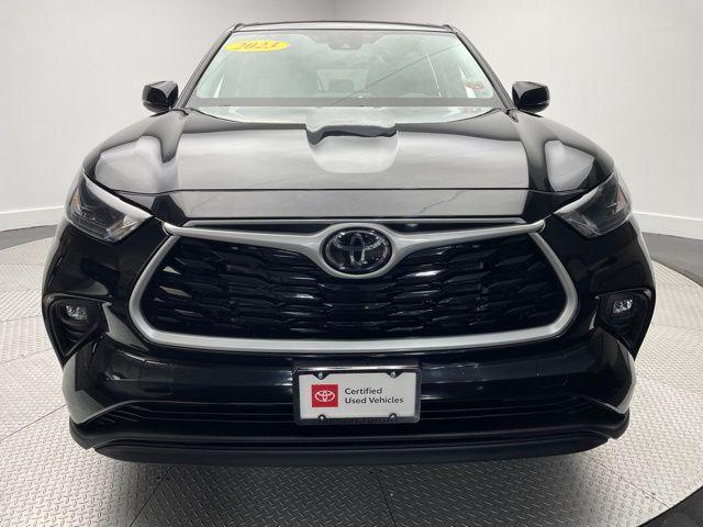 used 2023 Toyota Highlander car, priced at $33,900