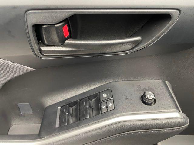 used 2023 Toyota Highlander car, priced at $33,900
