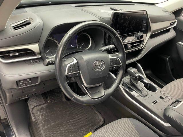 used 2023 Toyota Highlander car, priced at $33,900