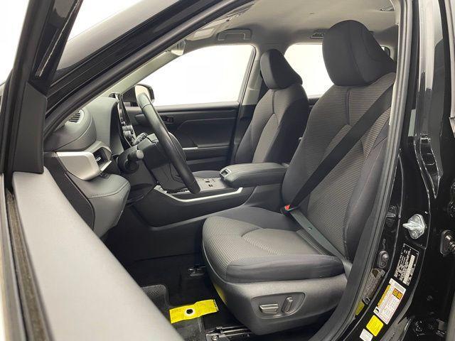 used 2023 Toyota Highlander car, priced at $33,900