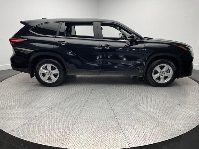 used 2023 Toyota Highlander car, priced at $33,900