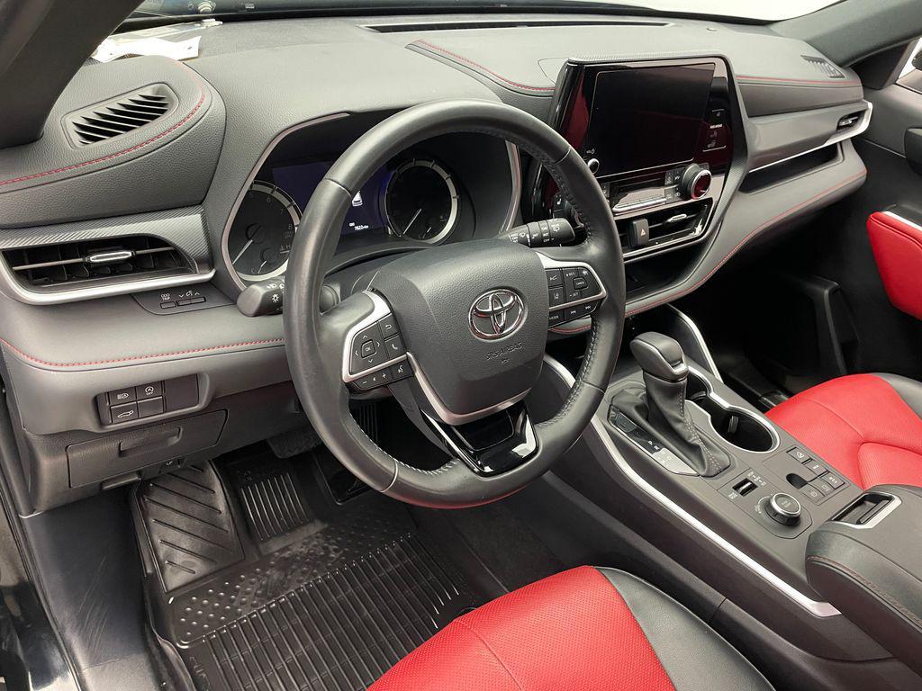 used 2024 Toyota Highlander car, priced at $46,900