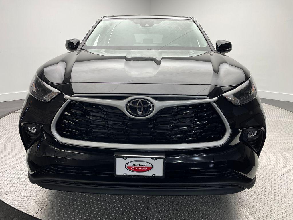 new 2025 Toyota Highlander car, priced at $43,293