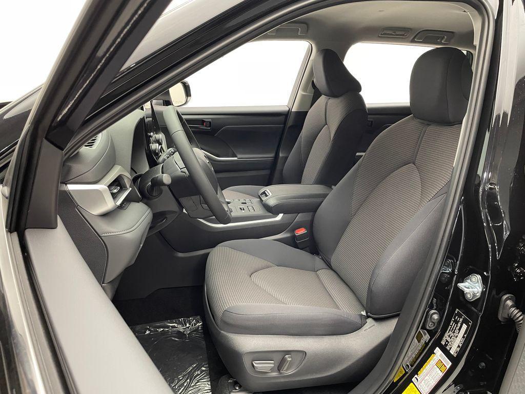 new 2025 Toyota Highlander car, priced at $43,293