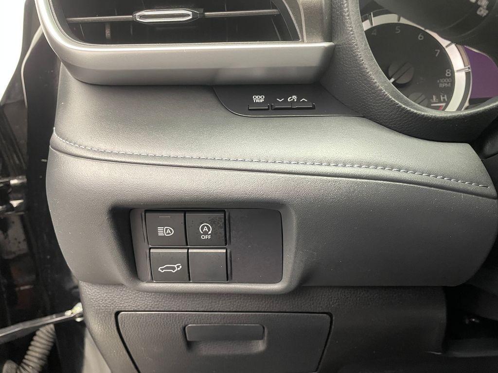 used 2024 Toyota Highlander car, priced at $39,900