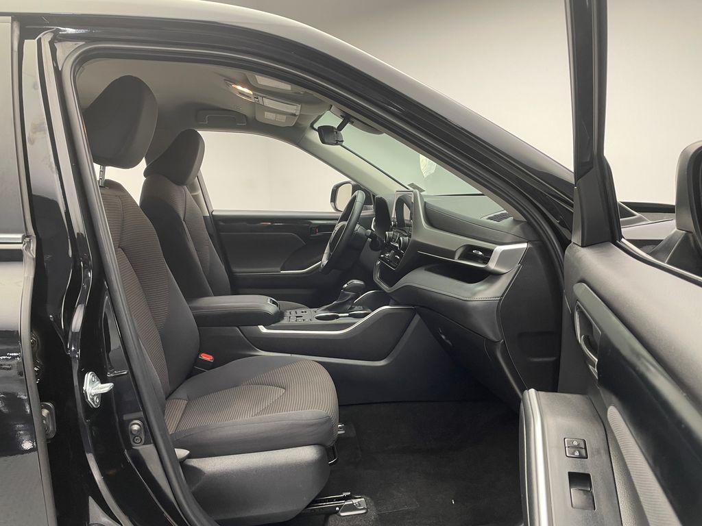 used 2024 Toyota Highlander car, priced at $39,900