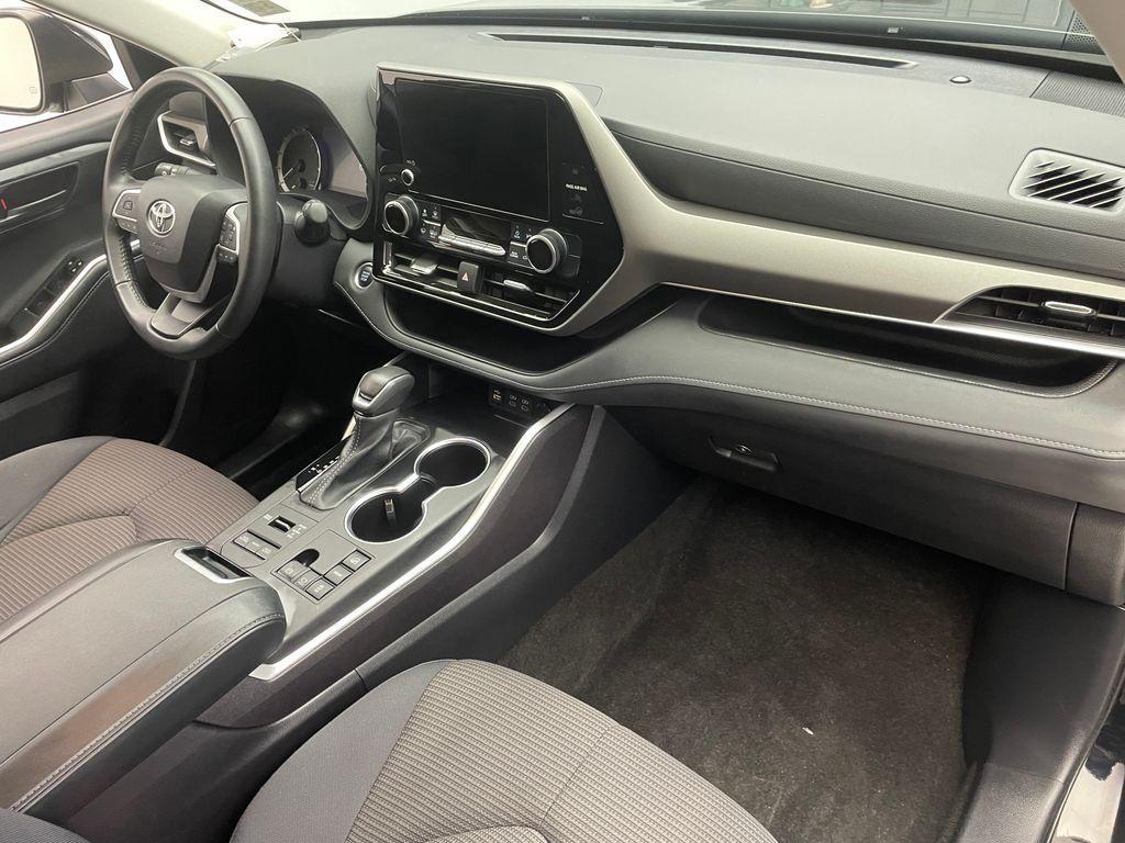 used 2024 Toyota Highlander car, priced at $39,900
