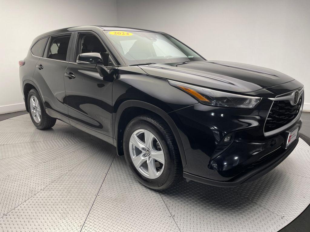 used 2024 Toyota Highlander car, priced at $39,900