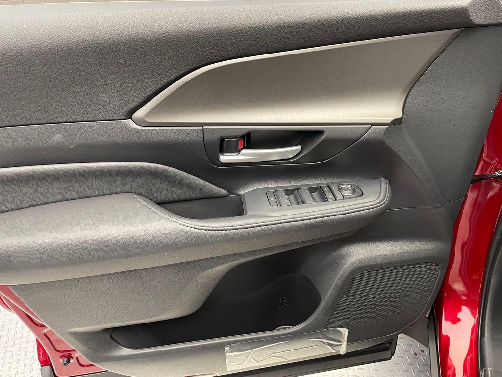 new 2025 Toyota Grand Highlander car, priced at $44,013