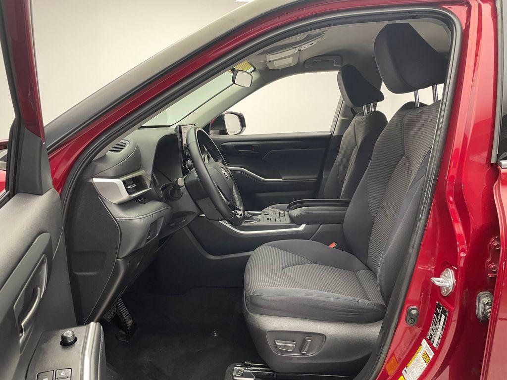 used 2020 Toyota Highlander car, priced at $30,900