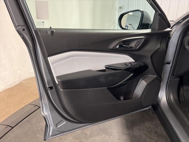 new 2025 Chevrolet Trax car, priced at $25,735