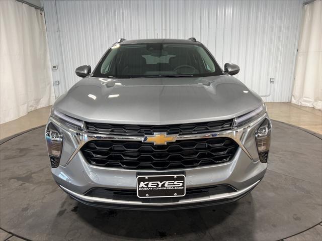 new 2025 Chevrolet Trax car, priced at $25,735